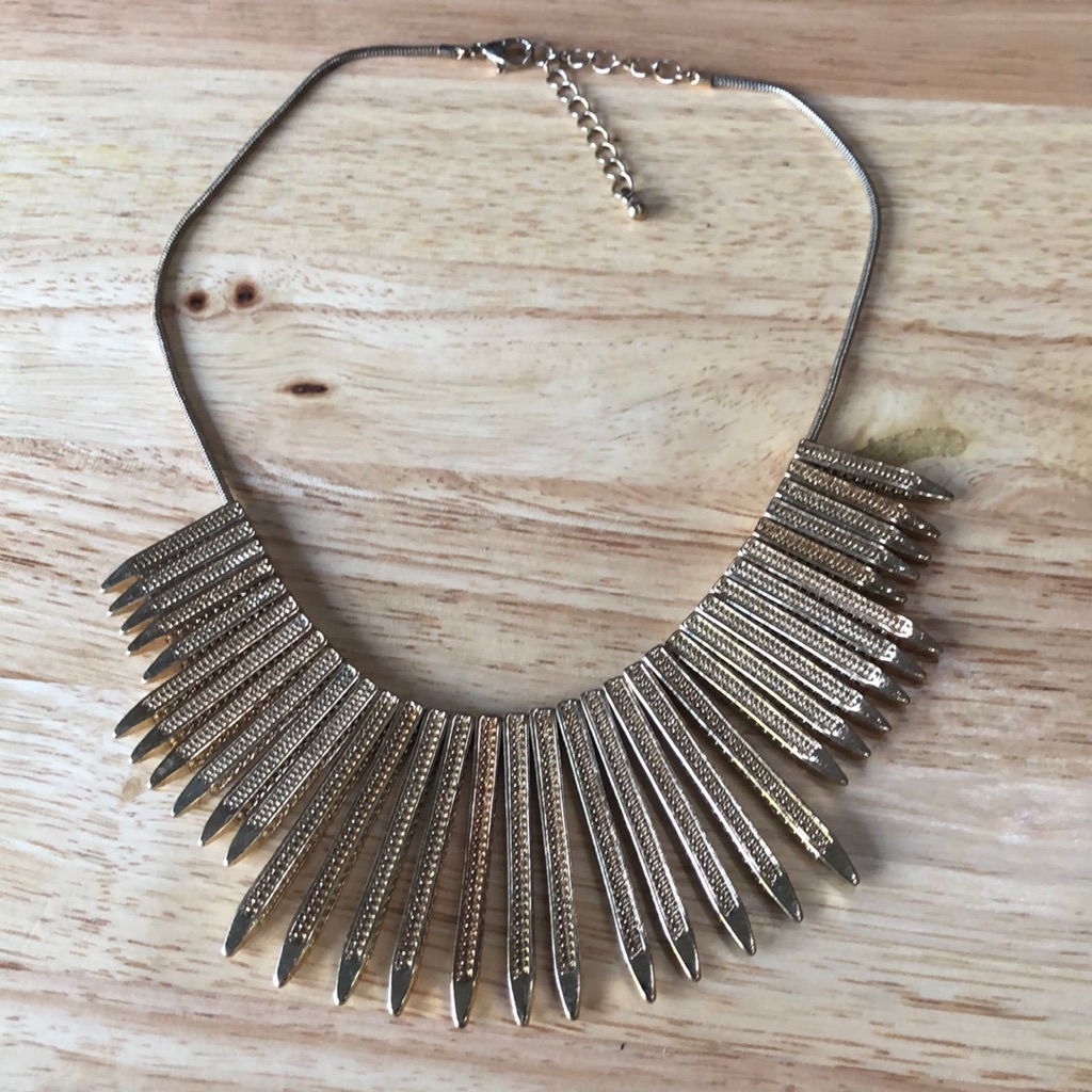 Bancroft Textured Pointed Fan Necklace 28$